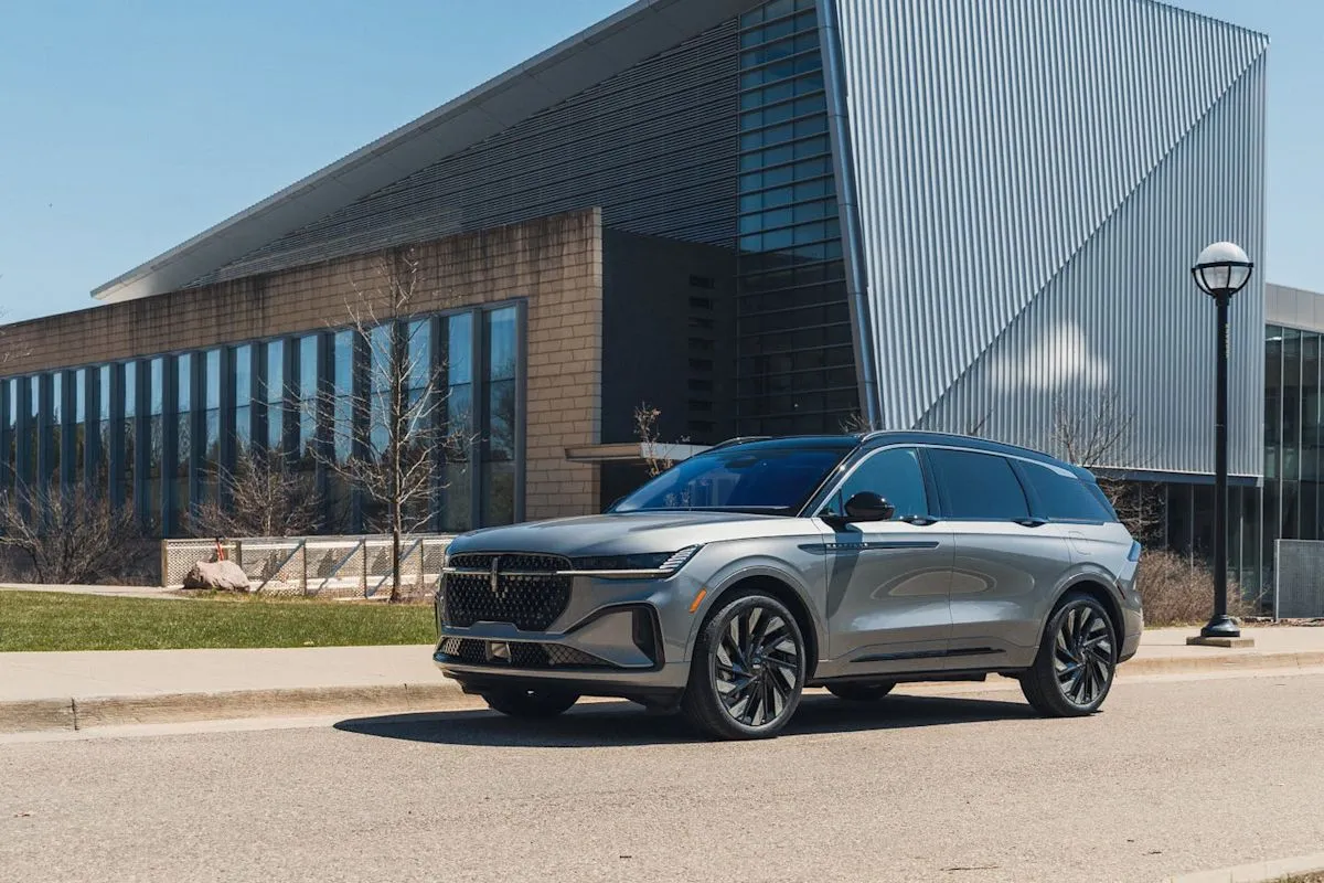 A modern Lincoln SUV showcasing the brand's luxury design and manufacturing shift.