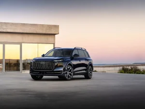 The front and rear profile of the new 2027 Audi Q9 luxury flagship three-row SUV