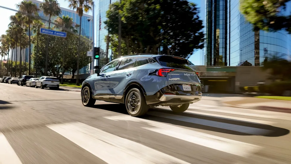 Front and side profile of the 2026 Kia Sportage Hybrid SX-Prestige