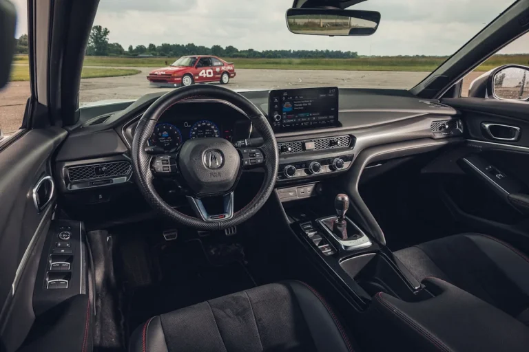The monochromatic interior cabin of the 2024 Acura Integra Type S
