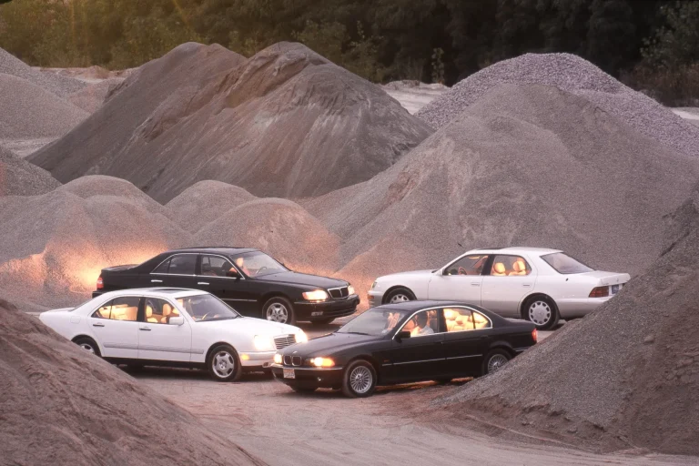 Take a Closer Look at the 1997 Luxury Sedan Comparison Test (Photo Gallery)