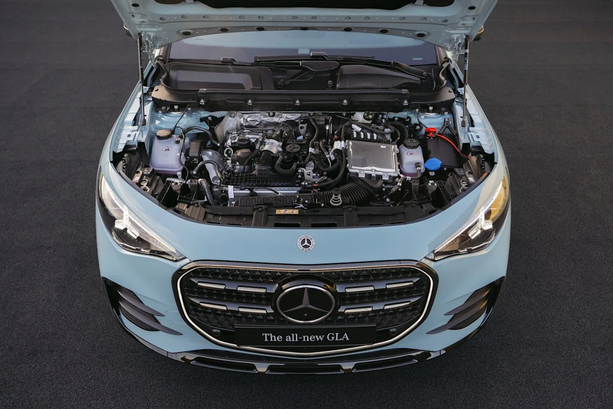 Redesigned 2028 Mercedes-Benz GLA-Class hybrid exterior front view
