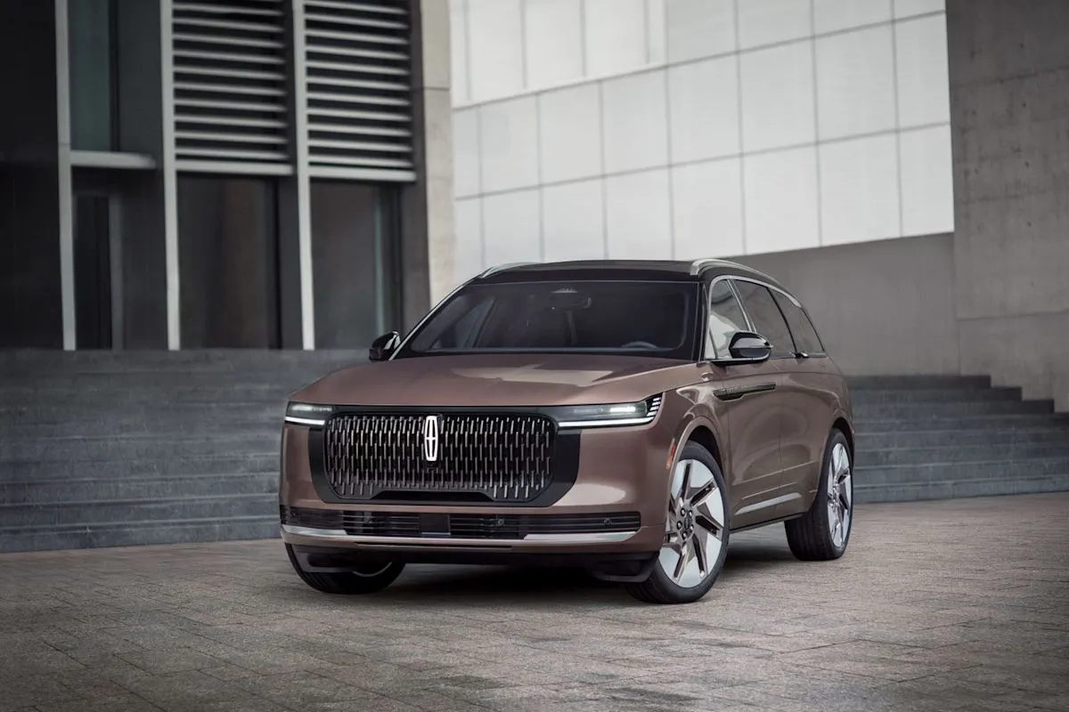 The 2027 Lincoln Nautilus parked on a scenic road