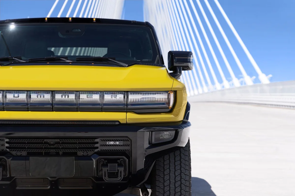 View Photos of the 2027 GMC Hummer EV Icon 25